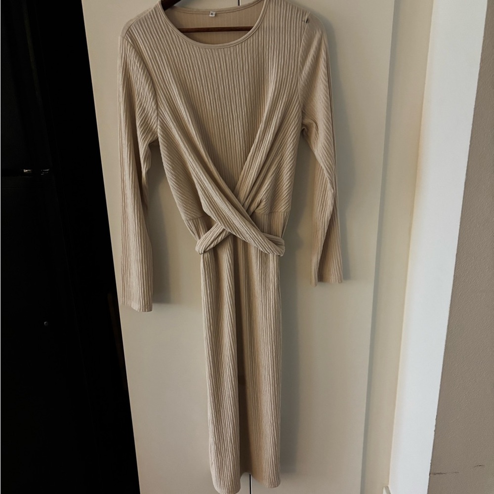 Elegant Beige Long Sleeve Dress